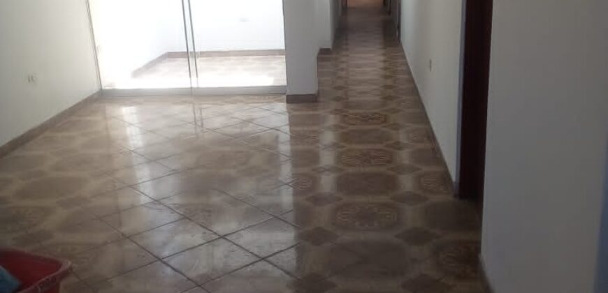 Alquilo departamento surco , 3 cuartos ,1 er piso