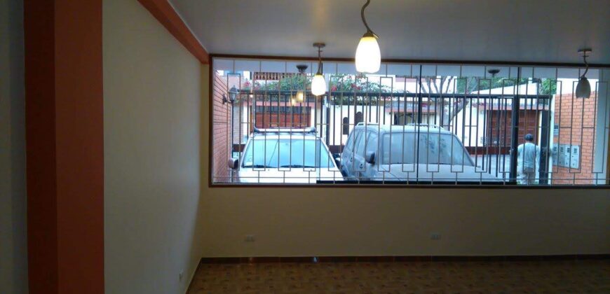 Dpto. en Santa Patricia La Molina 1er piso 95m2 (cerca a BCP principal y Colegio Alpamayo)