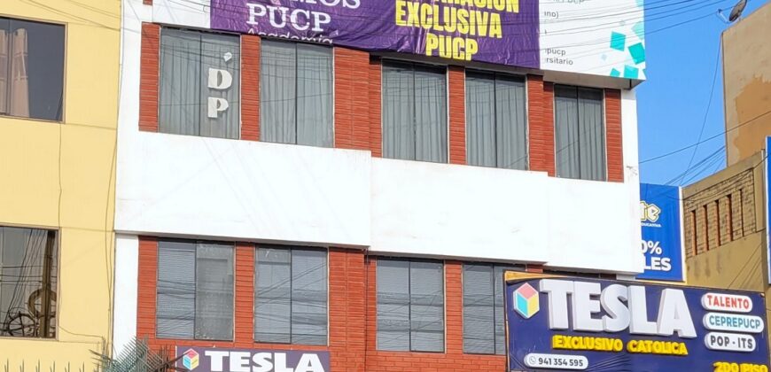 Edificio de 5 Pisos Frente a La Universidad Católica