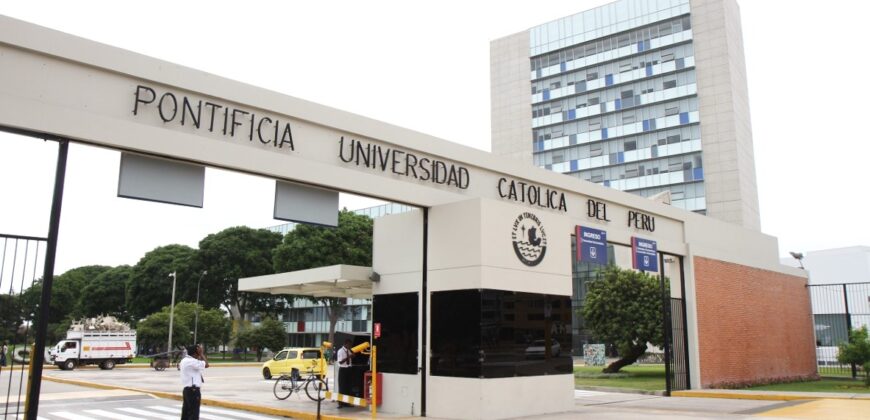 Edificio de 5 Pisos Frente a La Universidad Católica