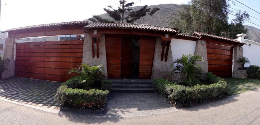 VENTA CASA 1200m2 LA PLANICIE, LAMOLINA, LIMA PERÚ