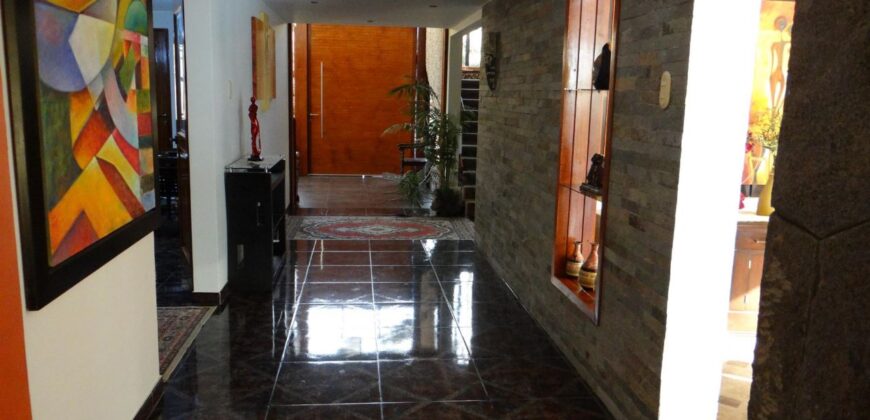 VENTA CASA 1200m2 LA PLANICIE, LAMOLINA, LIMA PERÚ