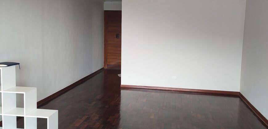 Vendo hermoso departamento con gran vista en Santiago de Surco (Monterrico, Urb. Valle Escondido)