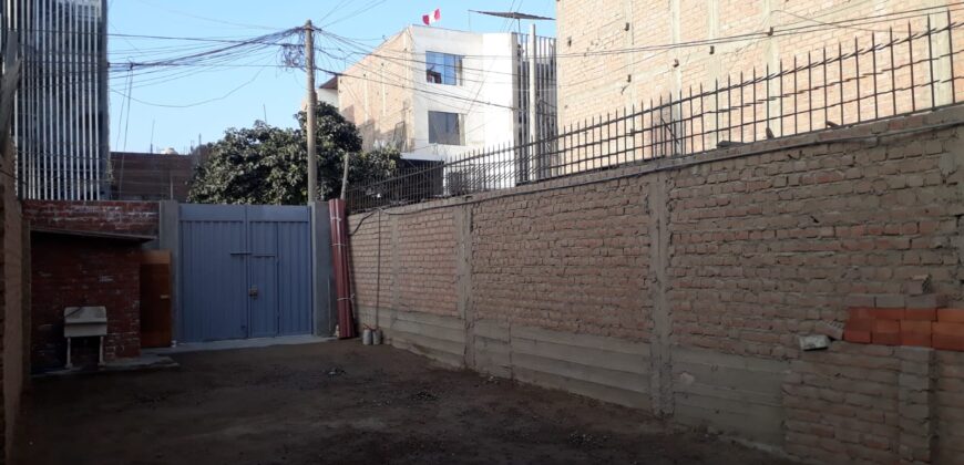 Alquilo Terreno de 120m2 para Taller o Garage multiple