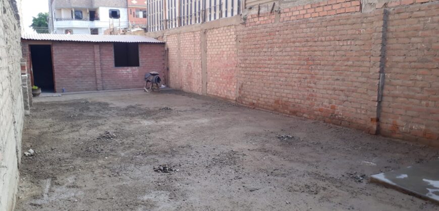 Alquilo Terreno de 120m2 para Taller o Garage multiple