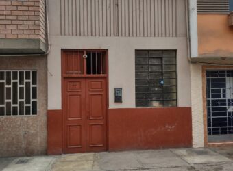 VENTA CASA COMO TERRENO EN BARRIOS ALTOS , QUINTA CARBONE , 60 M2