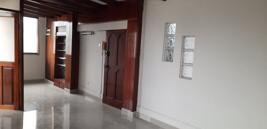 VENDO DEPARTAMENTO-OFICINAS EN MIRAFLORES 190 M2, 5TO. PISO (A 3 CDRAS. PARQUE KENNEDY