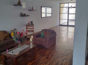 CASA EN VENTA COMO TERRENO, UBICADO EN SAN MIGUEL