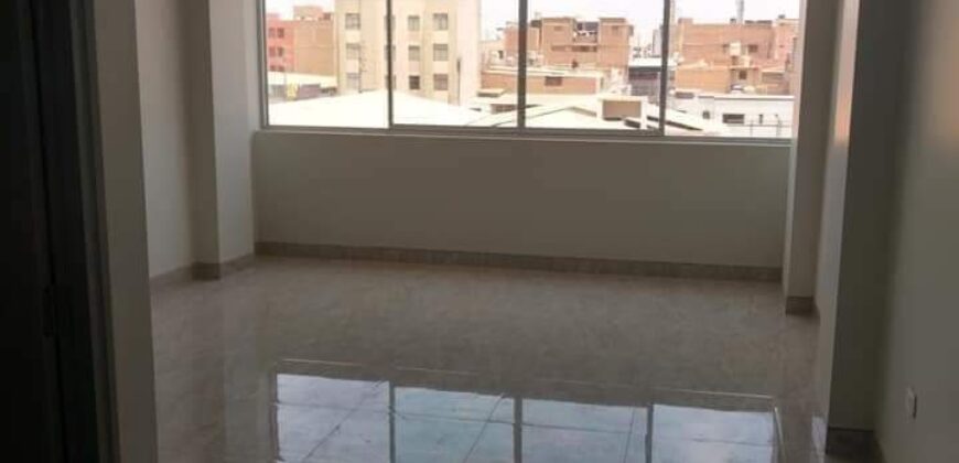 ALQUILO O VENDO EDIFICIO ESTRENO 7 PISOS CON ASCENSOR CENTRO CHICLAYO PERÚ