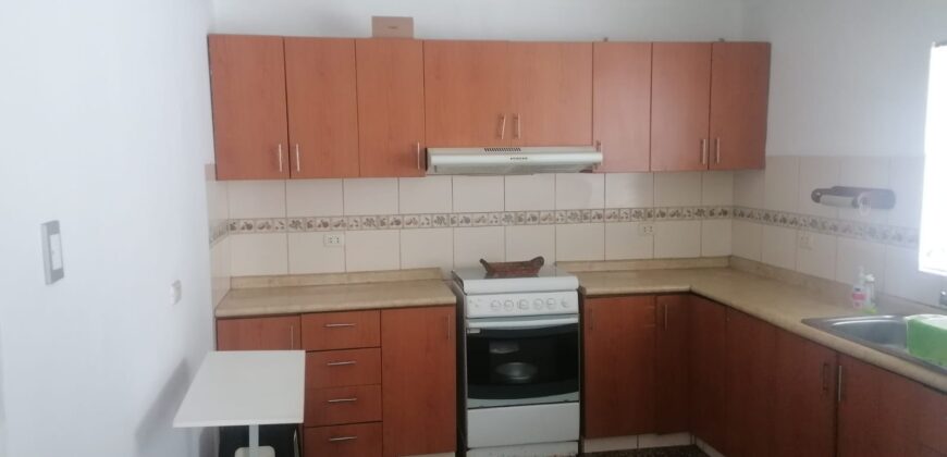 Casa de dos pisos c/azotea en condominio en Barranco (ingreso Av. Bolognesi)