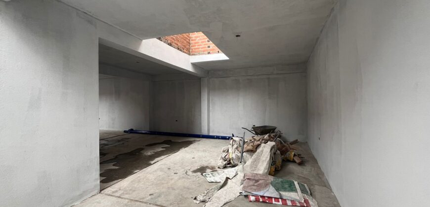 ALQUILER DE AMPLIO LOCAL DE 120 m2 EN VILLA MARIA DEL TRIUNFO