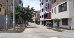 Venta de casa como terreno en San Juan de Lurigancho