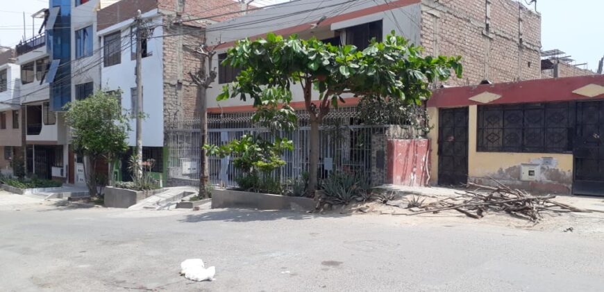 Venta de casa como terreno en San Juan de Lurigancho