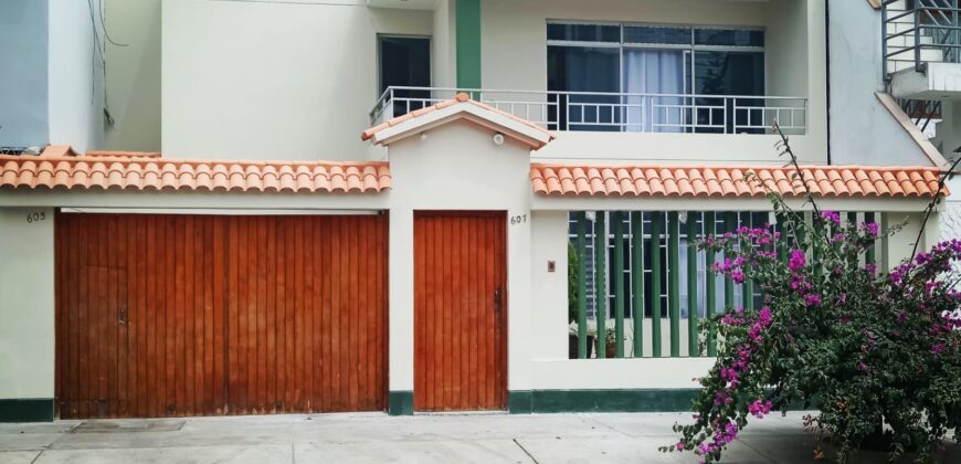 Alquilo DUPLEX en el PRIMER PISO y una parte del SEGUNDO PISO en San Borja