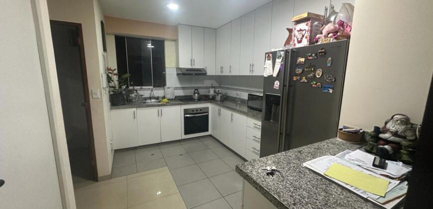 Departamento multifamiliar en zona céntrica