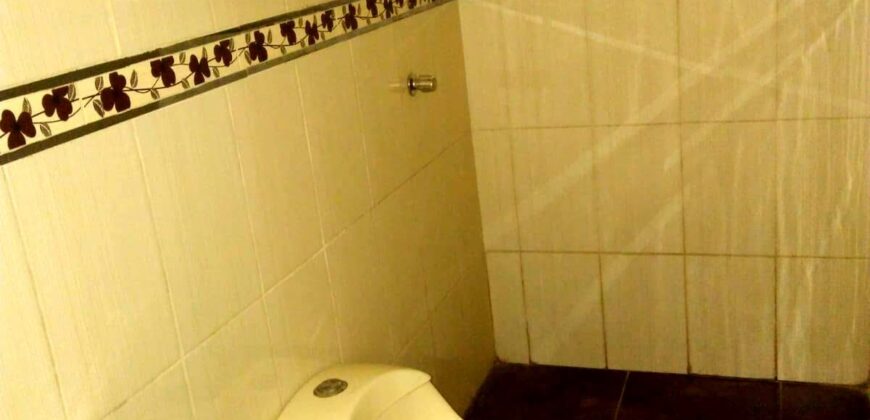 Alquiler de departamento en 1er piso en Comas para vivienda u oficina