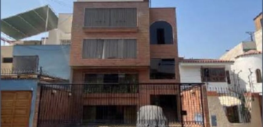 APARTAMENTO DUPLEX EN LA MOLINA URB. SANTA PATRICIA EN VENTA