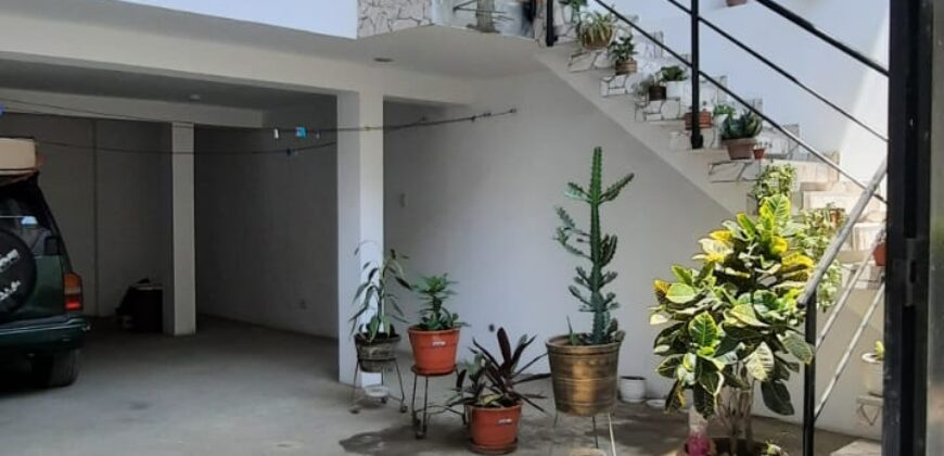 CASA DE 3 PISOS EN VENTA