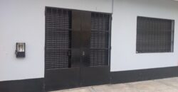 ALQUILER DE LOCAL COMERCIAL PUERTA A CALLE CERCA A SUCRE EN PUEBLO LIBRE