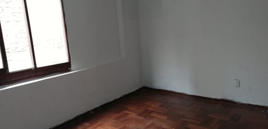 Se alquila habitación