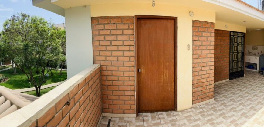 CASA EN VENTA EN PARQUE EL RECTOR – SURCO