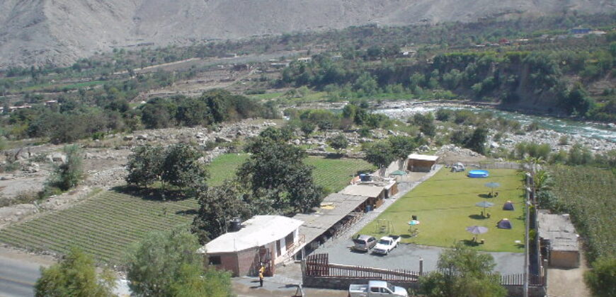 ocasión!!! vendo hermosa casa de campo en Lunahuaná con un área de 3,000 mt2, ubicado en el Predio Rural Jacayita Chico Sector Jacaya – Cañete, Valle Cañete, Distrito de Pacarán, Provincia de Cañete y Departamento de Lima, con todos los documentos en orden, con una hermosa vista, todo instalado, tiene piscina con vista al Rio, juegos para niños y adultos, áreas verdes, un amplio comedor y cocina, sala de estar, cómodas habitaciones y más, referencia Carretera Kilómetro 46, Carretera Cañete, Pacarán, Lunahuaná, buen precio $450,000 a tratar; llamar al teléfono 990104300 para coordinar; en caso no responda dejar mensaje por whatsapp para coordinar.