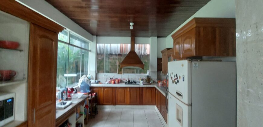 VENDO CASA CERCA AL AEROPUERTO DE PUCALLPA