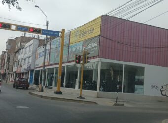 OPORTUNIDAD: VENDO GRAN LOCAL COMERCIAL DIVIDIDO EN 3 AMBIENTES – SAN MARTIN DE PORRES