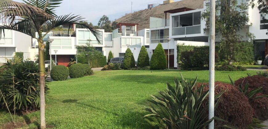 Vendo Casa en Calle Acapulco – Sol de La Molina – Primera Etapa – La Molina