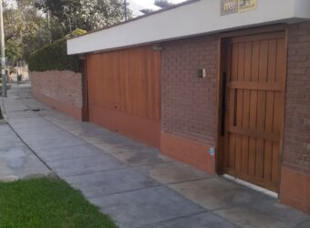 Vendo Casa en la Av. Los Cedros cuadra 14 – Chaclacayo