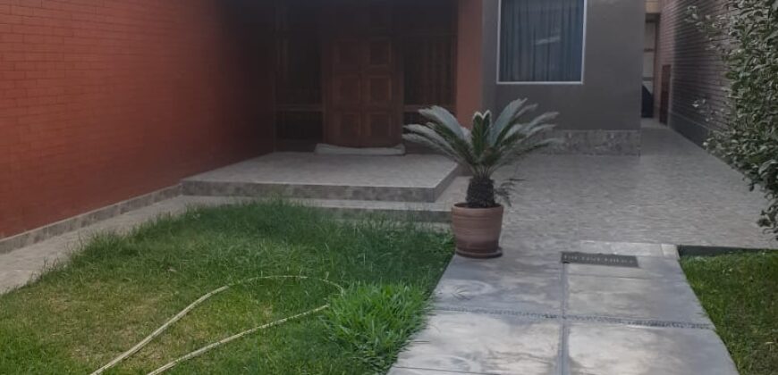 Vendo Casa en la Av. Los Cedros cuadra 14 – Chaclacayo