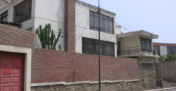 Vendo Casa en Av. Los Robles cuadra 7 – Chaclacayo