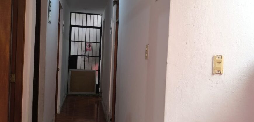 SE VENDE CASA EN SAN JUAN DE MIRAFLORES