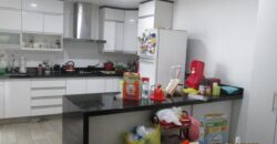 Venta de Casa de 3 Pisos Frente a Parque en Cercado de Lima