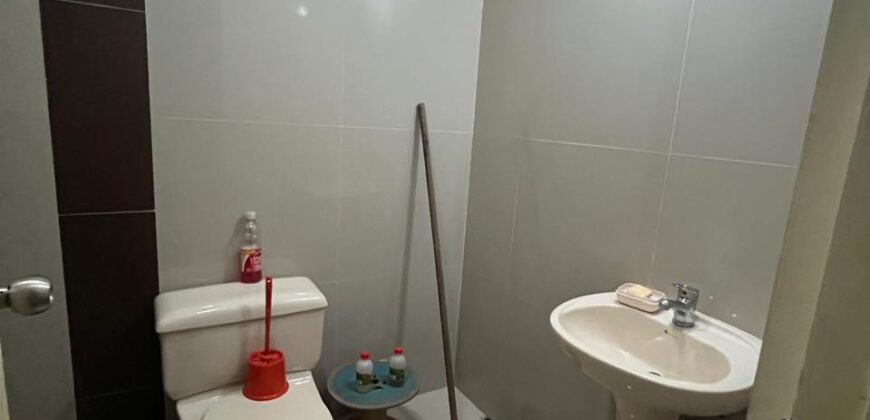 Triplex frente a parque + 2 estacionamientos $239,000 Pueblo Libre
