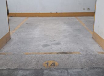 Alquiler de cochera en edificio de departamentos en Miraflores