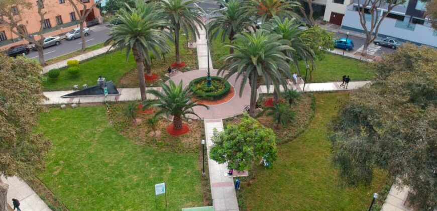 Alquiler de cochera en edificio de departamentos en Miraflores