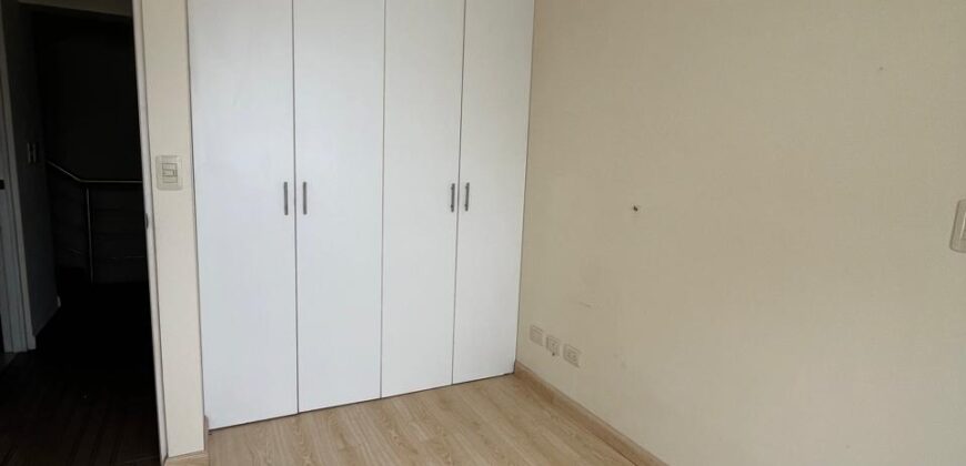 Triplex frente a parque + 2 estacionamientos $239,000 Pueblo Libre