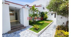 Venta De Amplia Casa De Lujo Con Piscina En La Molina