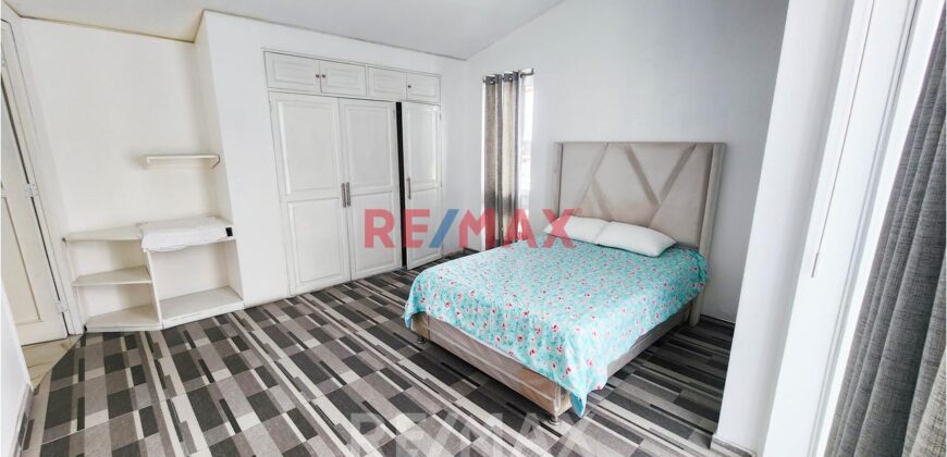 Venta De Amplia Casa De Lujo Con Piscina En La Molina