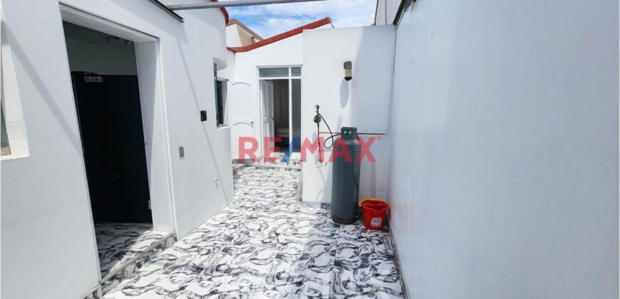 Venta De Amplia Casa De Lujo Con Piscina En La Molina