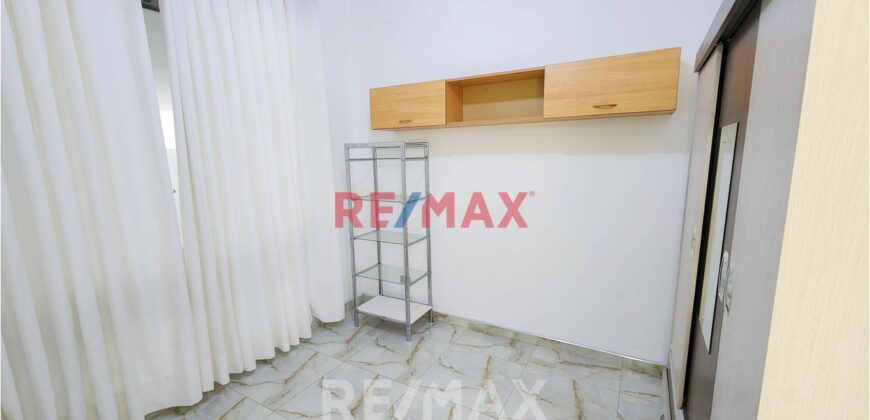 Venta De Amplia Casa De Lujo Con Piscina En La Molina