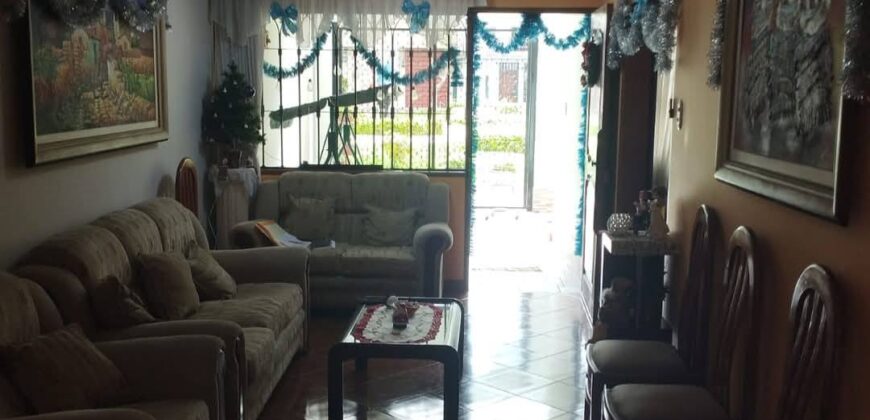 CASA EN VENTA EN SURCO