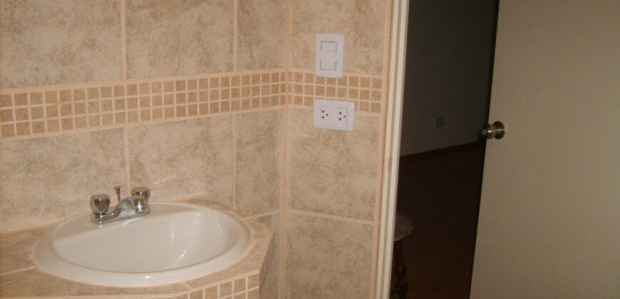 ALQUILO DPTO 1 DORMITORIO CON COCHERA Y DEPOSITO