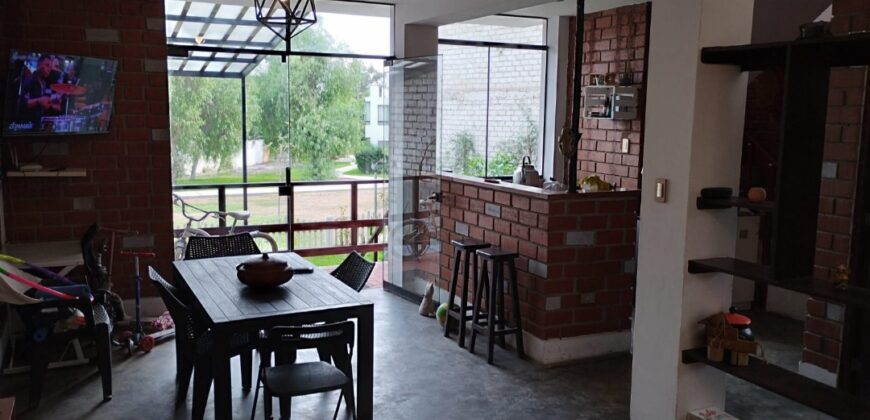 Linda casita en el Golf de Huampani-Chosica