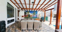 Venta De Amplia Casa De Lujo Con Piscina En La Molina