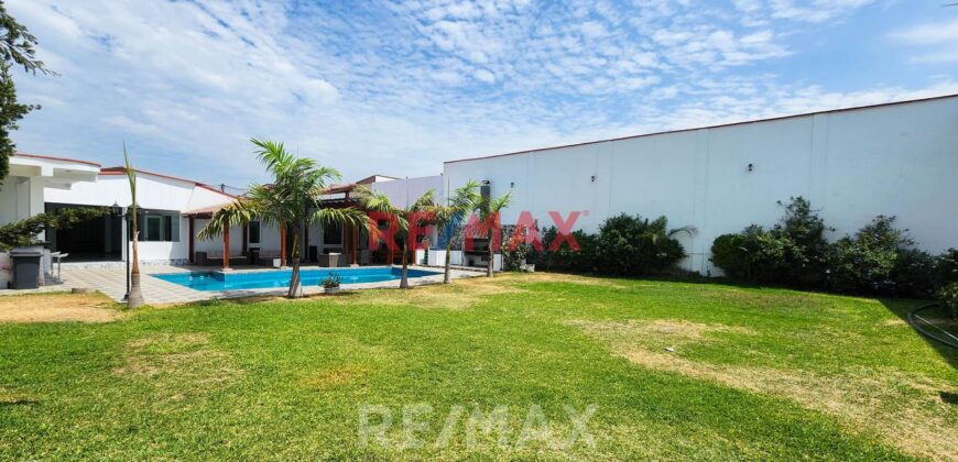 Venta De Amplia Casa De Lujo Con Piscina En La Molina