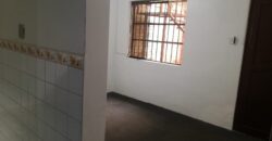 Alquilo Casa de 1 Piso Para Oficina – Taller o Vivienda.