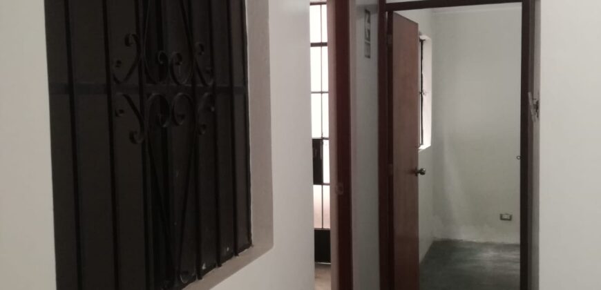 Alquilo Casa de 1 Piso Para Oficina – Taller o Vivienda.