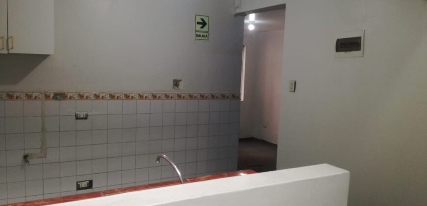 Alquilo Casa de 1 Piso Para Oficina – Taller o Vivienda.